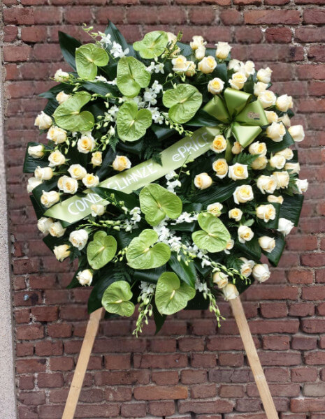 Corona funebre fiori chiari - NORMALE